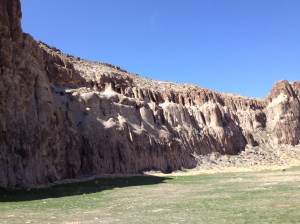 A beautiful stretch of canyon in between Alamo and Ely.  Looks like a good spot for a picnic and climbing.